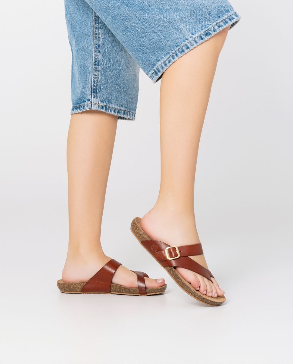 Sandalia plana Ibiza 013 marrón
