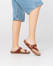 Sandalia plana Ibiza 013 marrón