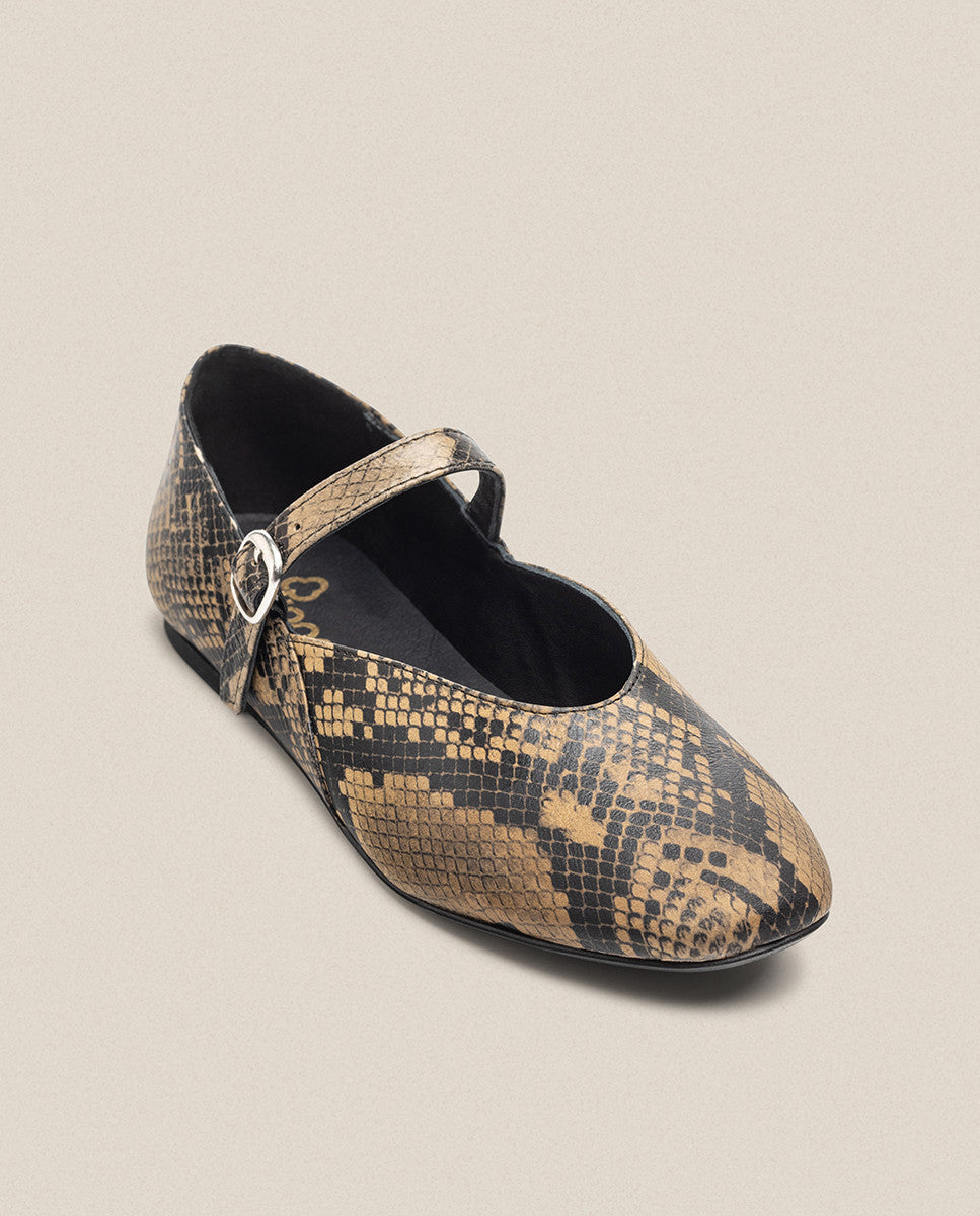 Bailarina Ari 001 serpiente_35985.jpg