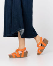 Sandale à semelle compensée BARI-303 rouge