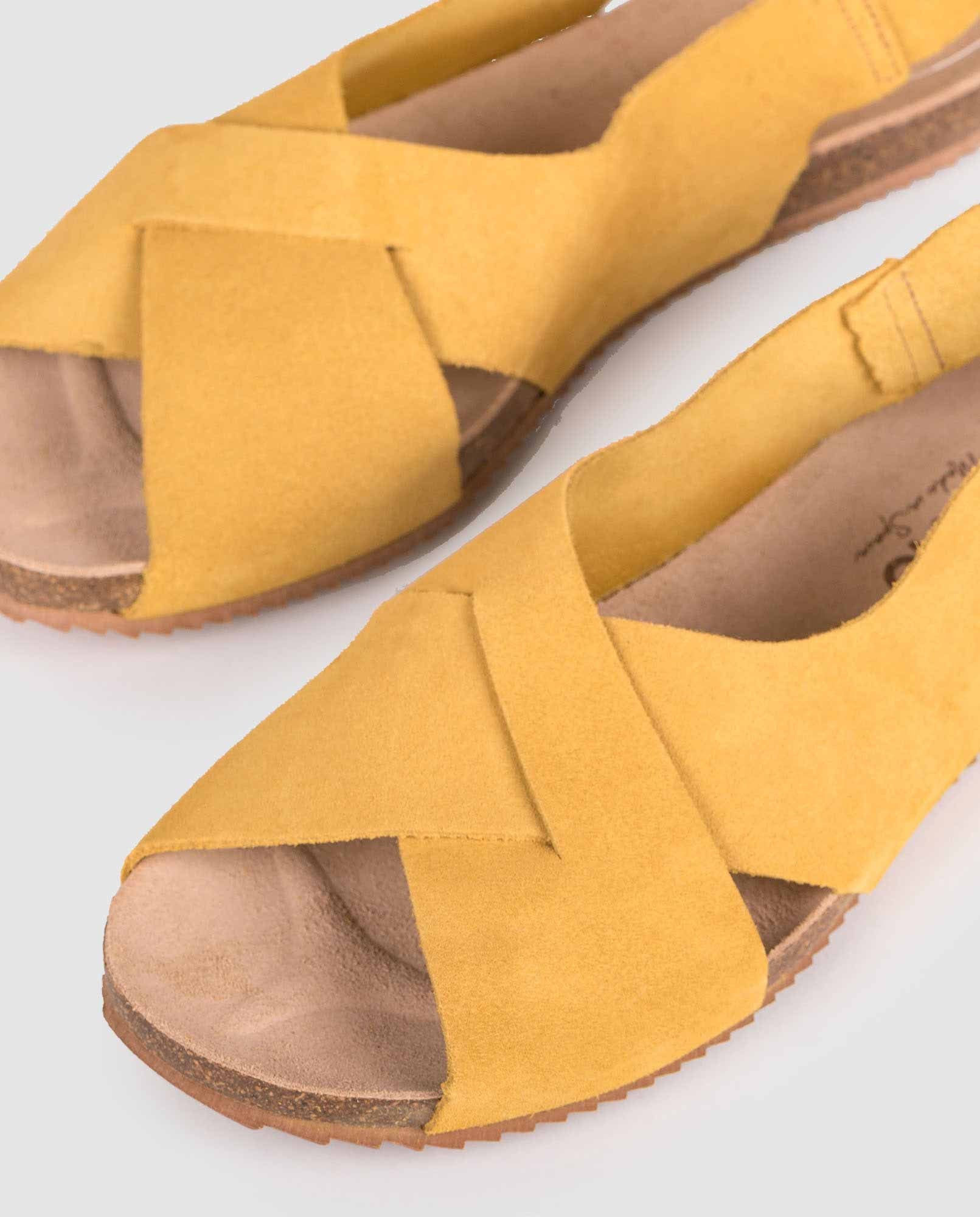 Sandalia plana Genova 075 mostaza_30003.jpg