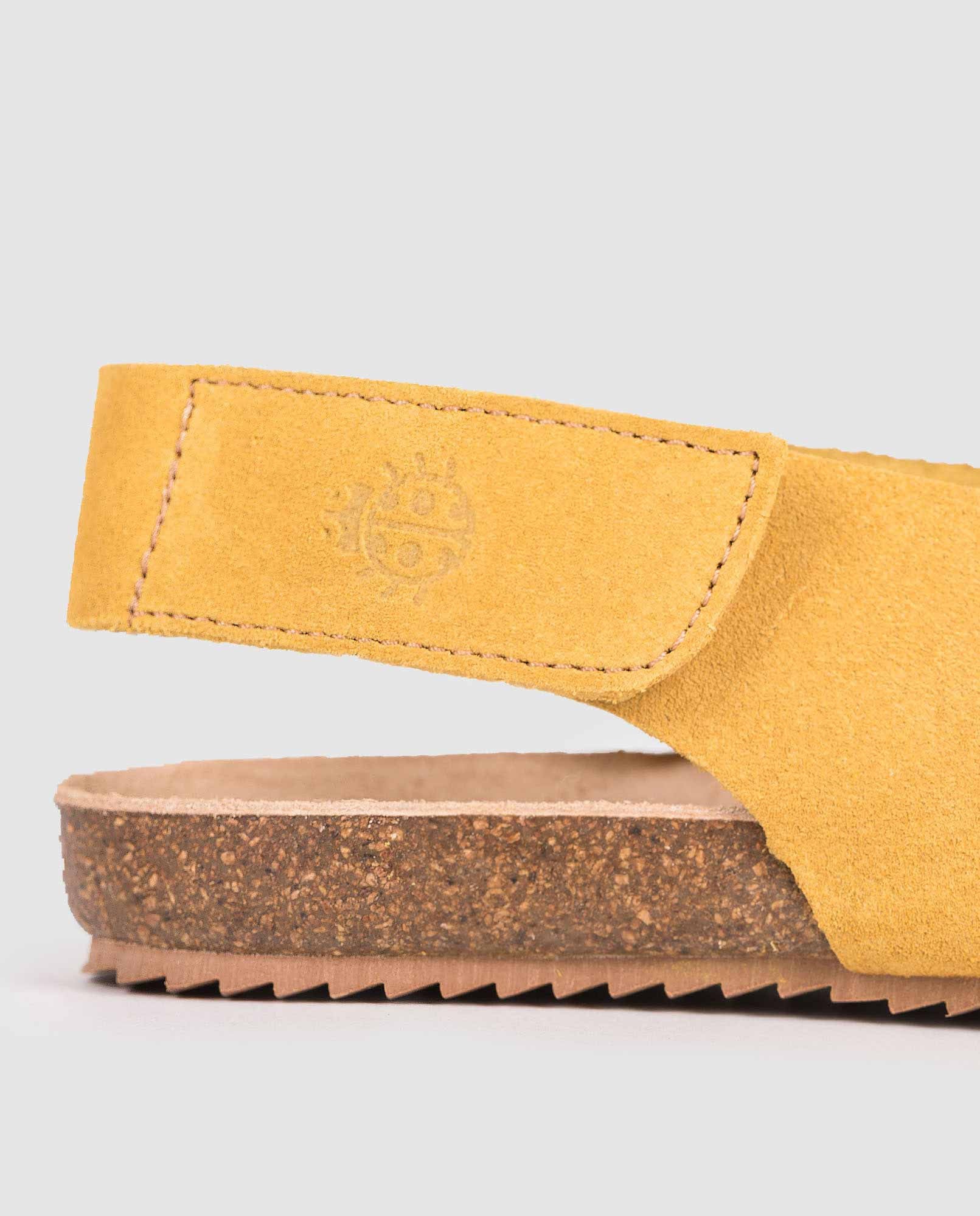 Sandalia plana Genova 075 mostaza_30004.jpg