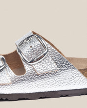 Sandalia plana Granada 700 plata_33127.jpg