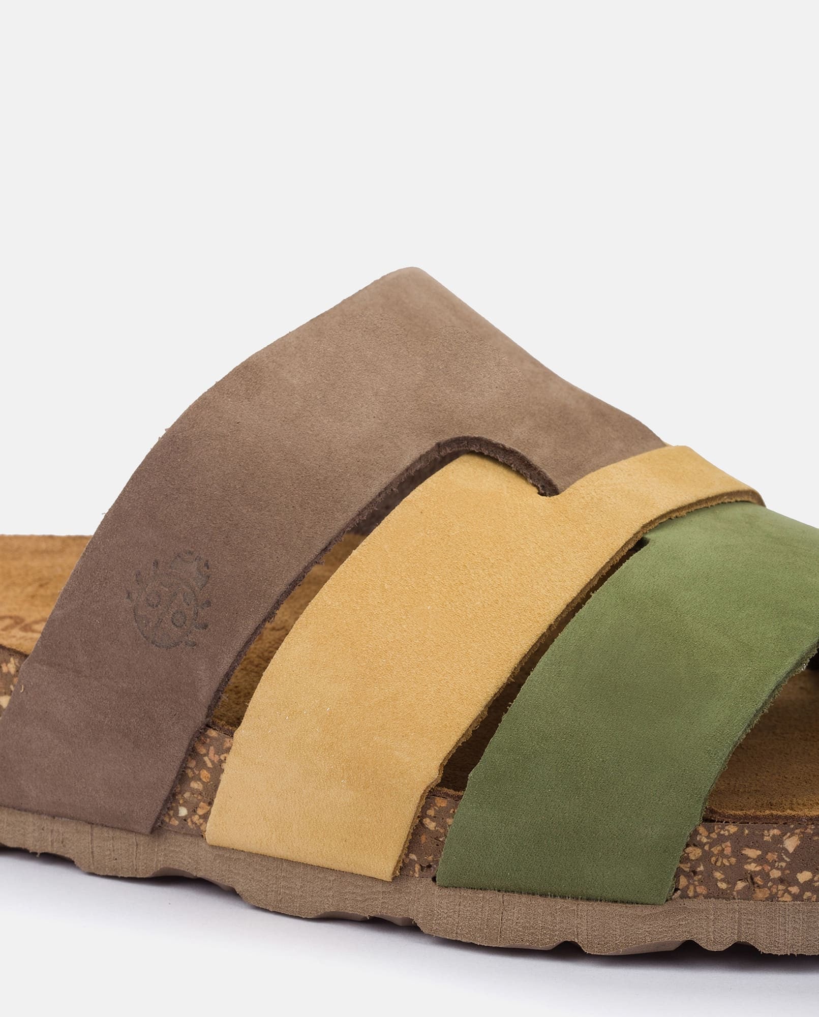 Sandalia plana Jerba 116 verde_29910.jpg