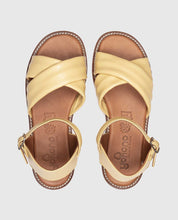 Sandalia plana Vera 003 amarillo_22669.jpg