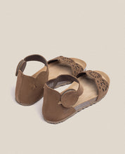 Sandalia plana Villa 086 marrón_33488.jpg