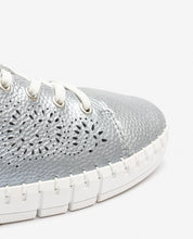 Sneaker FLOW-005 plateado_37212.jpg