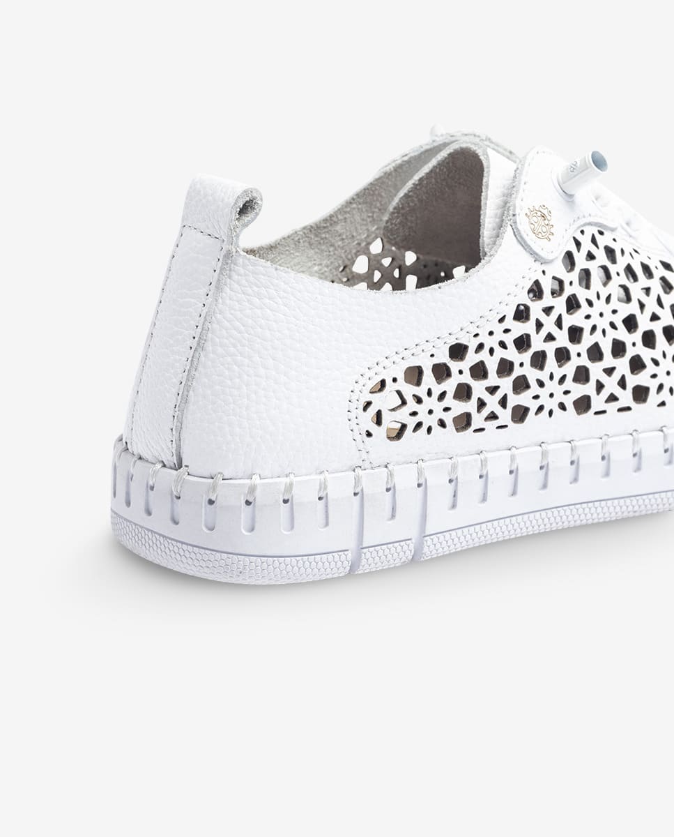 Flat shoe FLOW-002 white