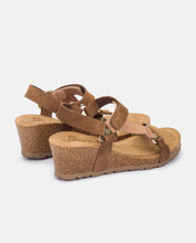 Sandalia de cuña Cadiz 139 marrón_28855.jpg