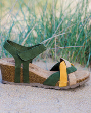 Sandalia de cuña Cadiz 140 verde_28860.jpg