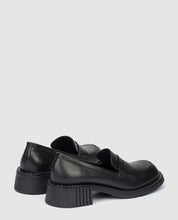 Zapato de tacón Yumara 001 negro_20695.jpg